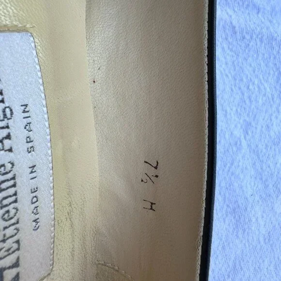 Simple black heels - Picture 4 of 6